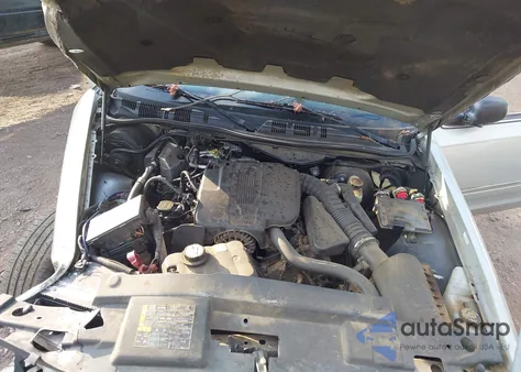 2005 Mercury Grand Marquis Gs из США, поврежденный, VIN 2MEFM74W85X618499